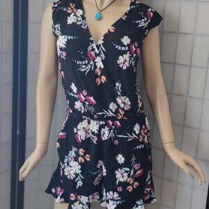 Nwot LOFT Romper Sz S Black With Vibrant Blooms Ruffle Cap Sleeves Chic & Casual